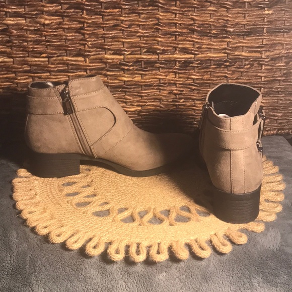 🌸🌼🌺 Reactio Kenneth Cole Booties 🌸🌼🌺 - Picture 5 of 6